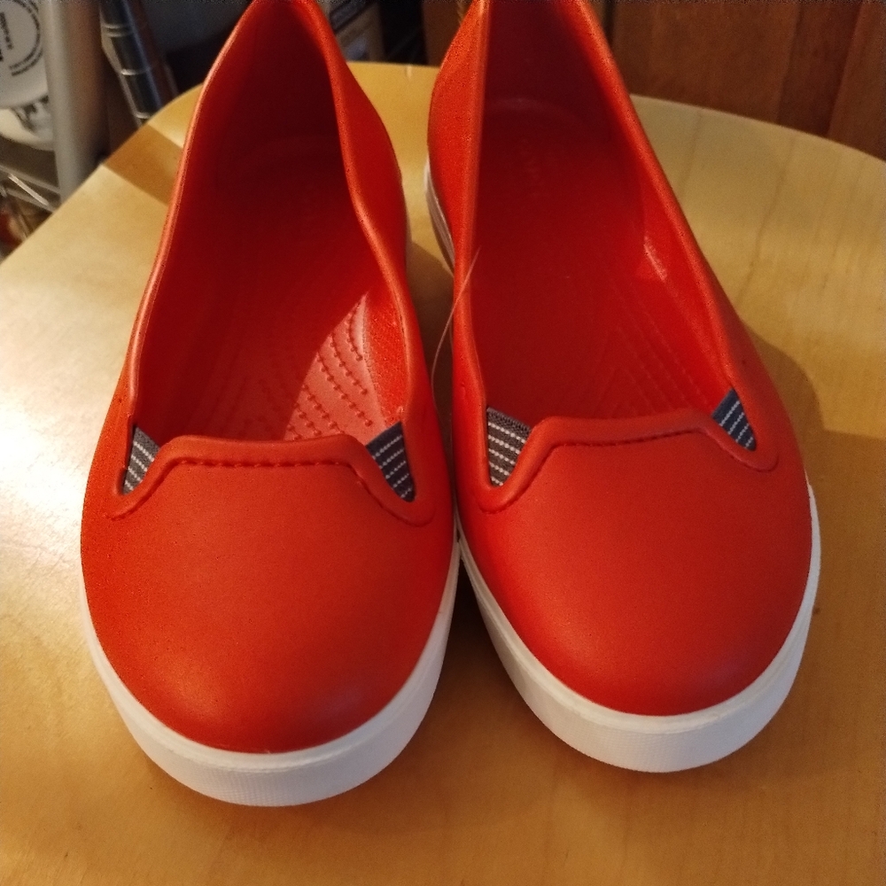Crocs NWOT red Citilane slip-on ballet flats - Picture 3 of 9